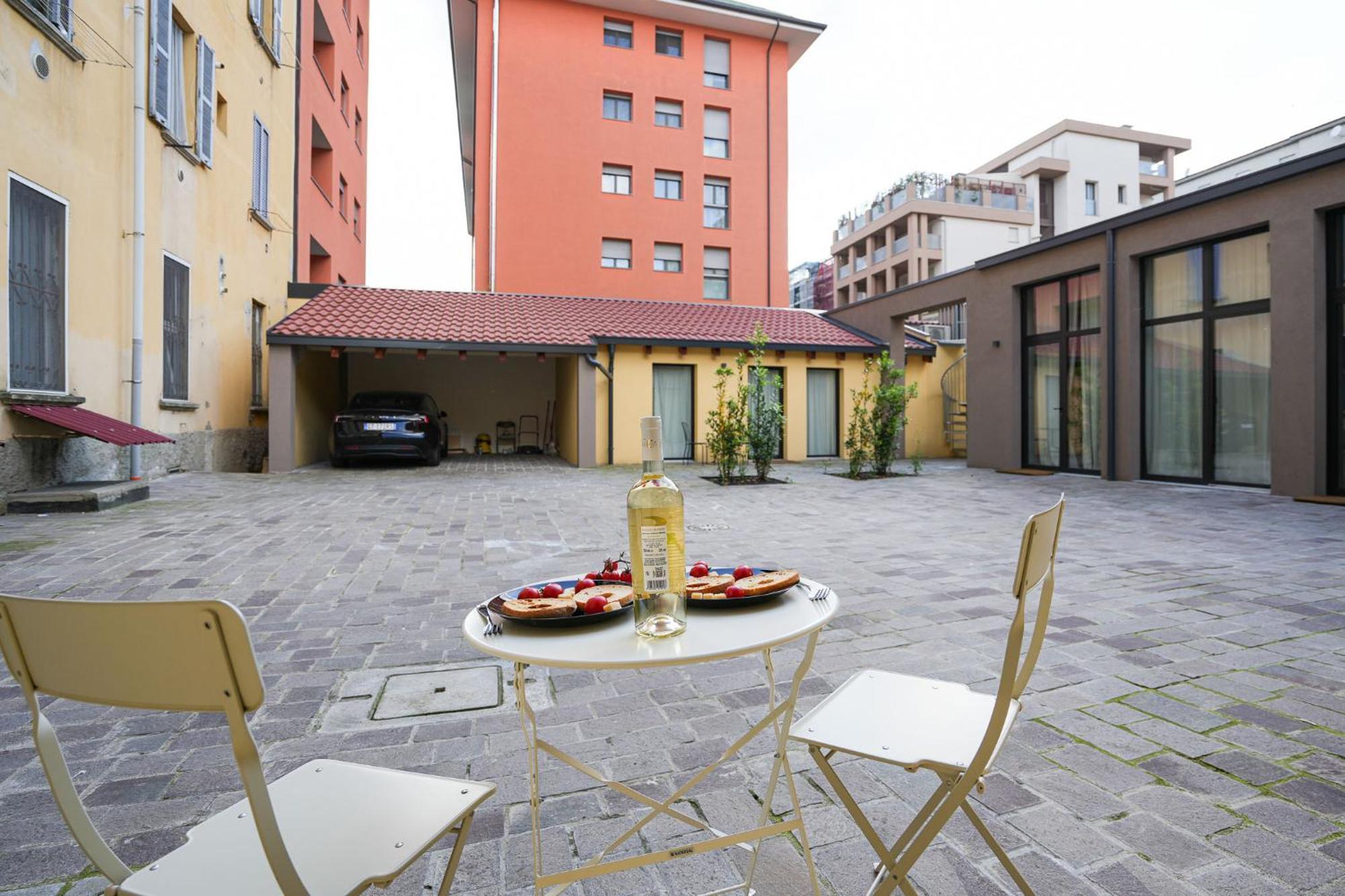 Del Re House, Parking Free Villa Milano Exteriör bild